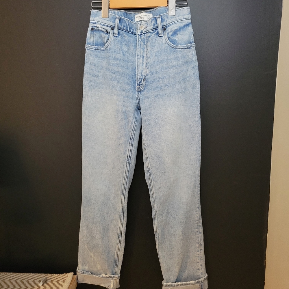 Abercrombie & Fitch Light Blue Ultra High Rise '90s Straight Jeans